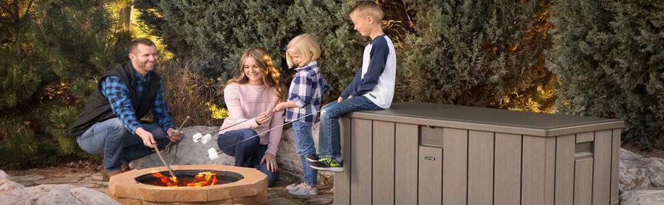 Baúles de Plástico y familia reunida